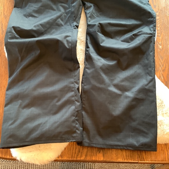 NWOT. Volcom ski pant for men - Picture 6 of 6